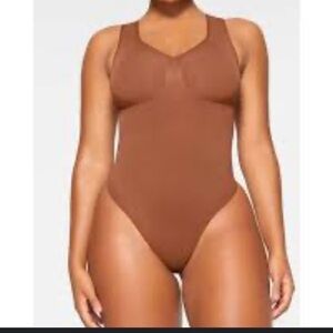 Seamless Sculpt Scoop Neck Thong Bodysuit